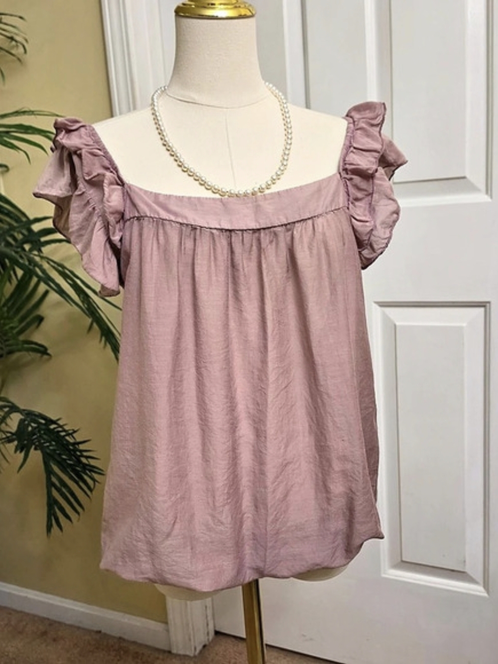 Love on a Hanger Ruffle Sleeve Blouse in Pink Size Small